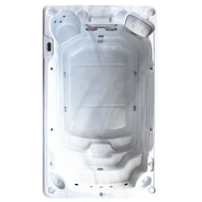 آبگرم کوچک شنا